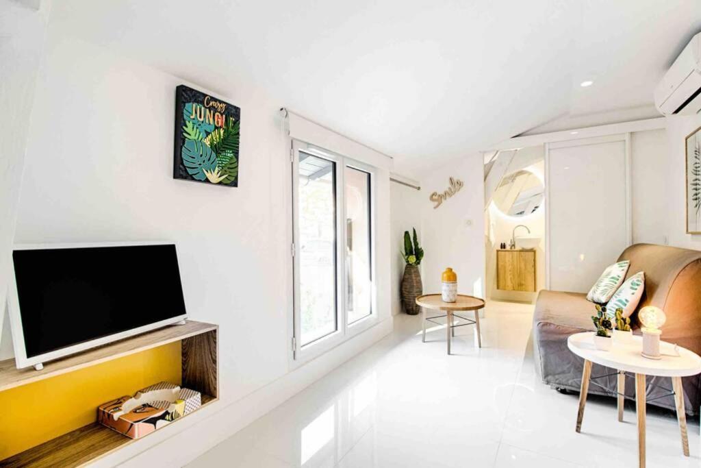 Апартаменты New Design Studio Walking To The Beach And Shops Вильфранш-сюр-Мер Экстерьер фото
